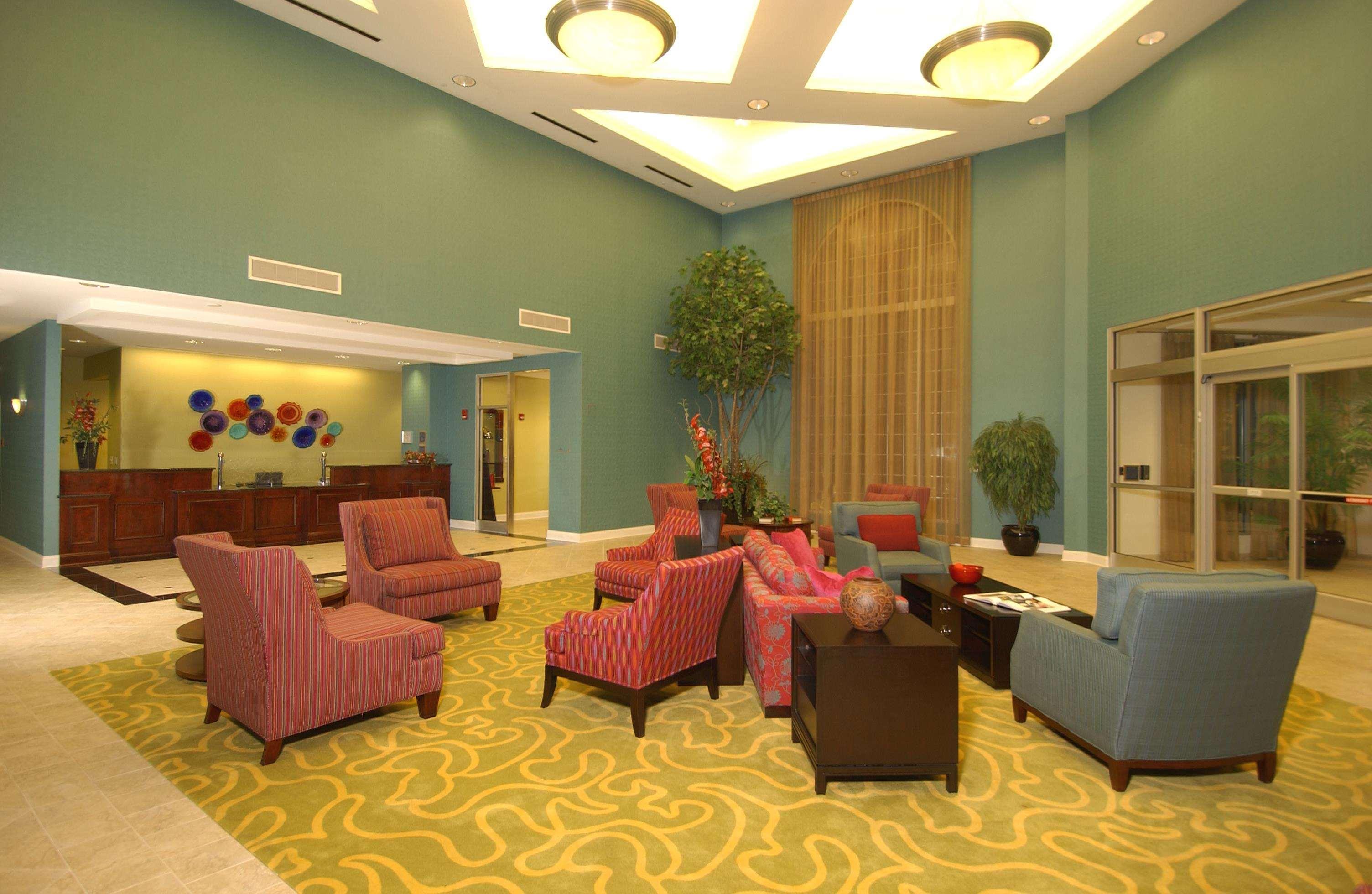 Doubletree By Hilton Greensboro Extérieur photo