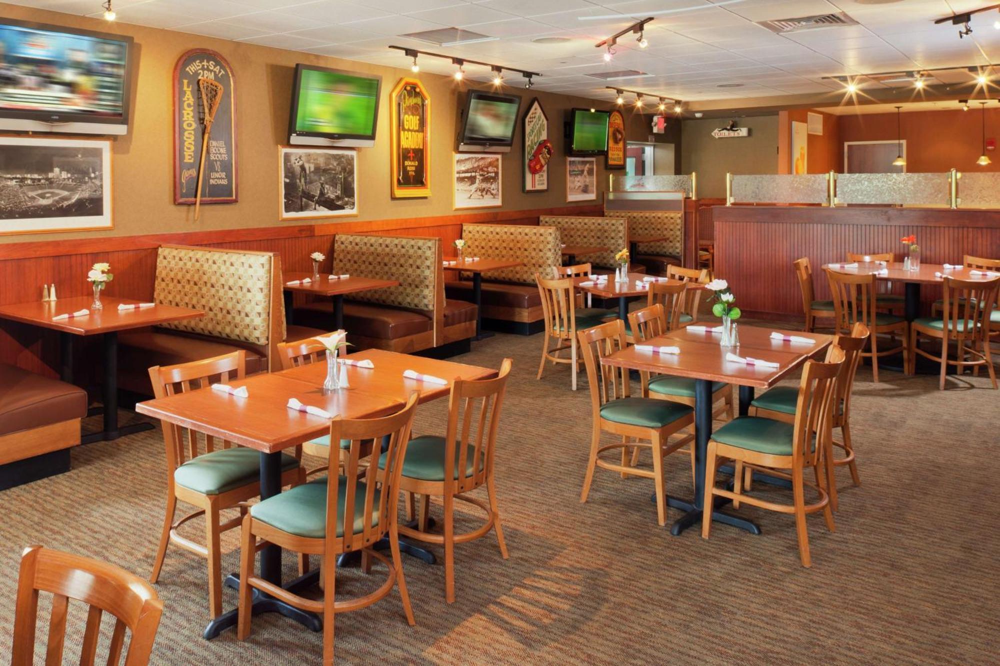 Doubletree By Hilton Greensboro Extérieur photo