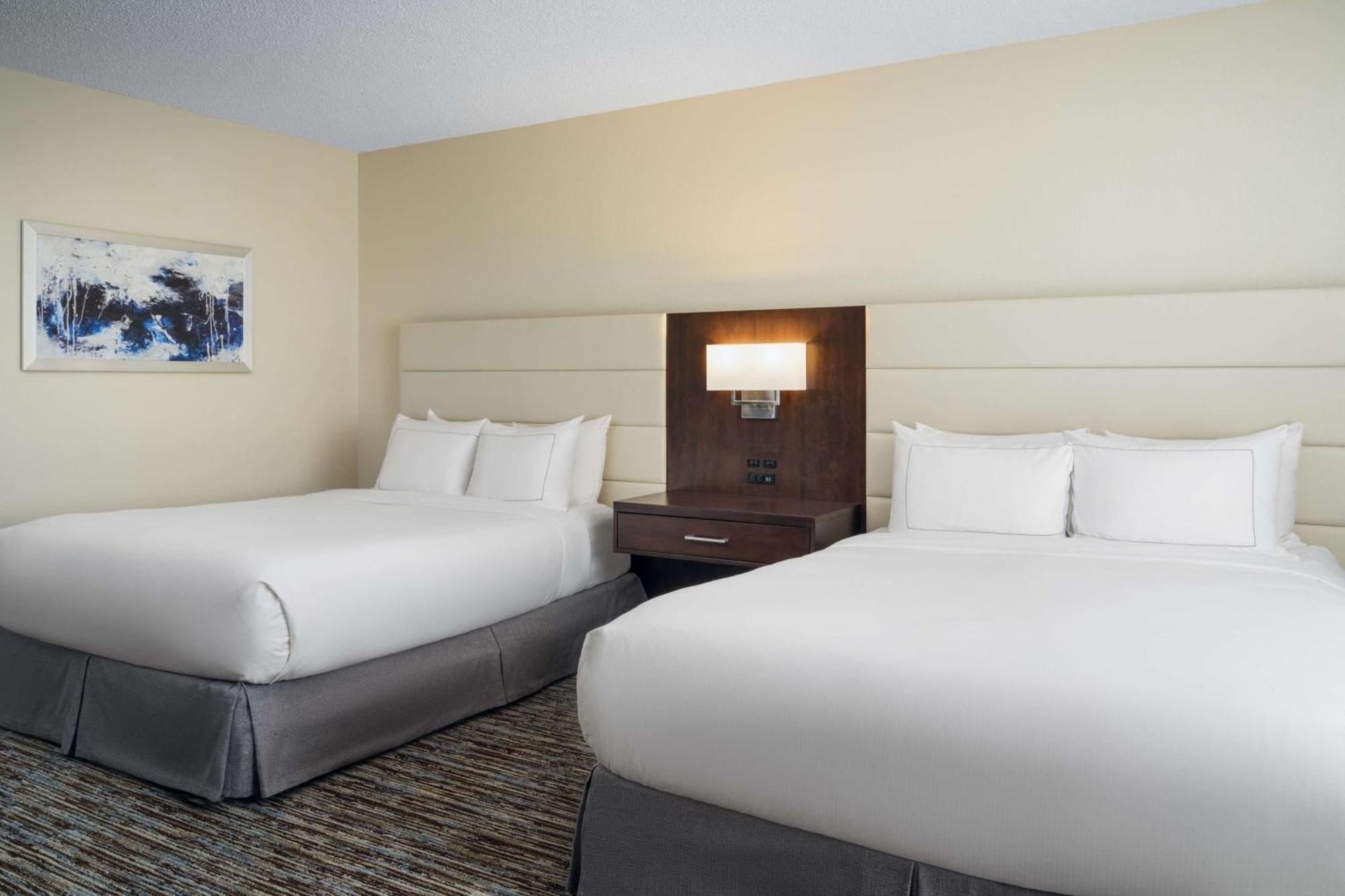 Doubletree By Hilton Greensboro Extérieur photo